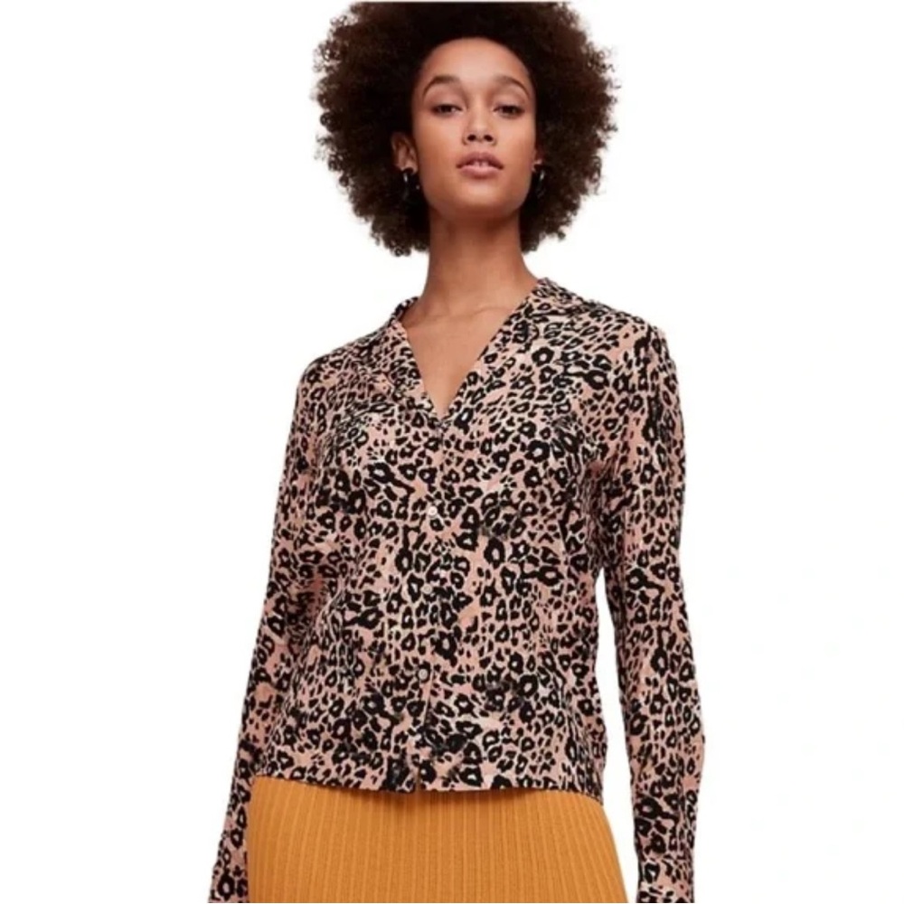 Aritzia Wilfred Emmeline Animal Print Blouse Button-Up Women’s size Small
